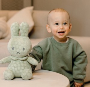 Λούτρινο Miffy Flolwers Βελουτέ Πράσινο 30cm με Εσωτερικό Κουδουνάκι
