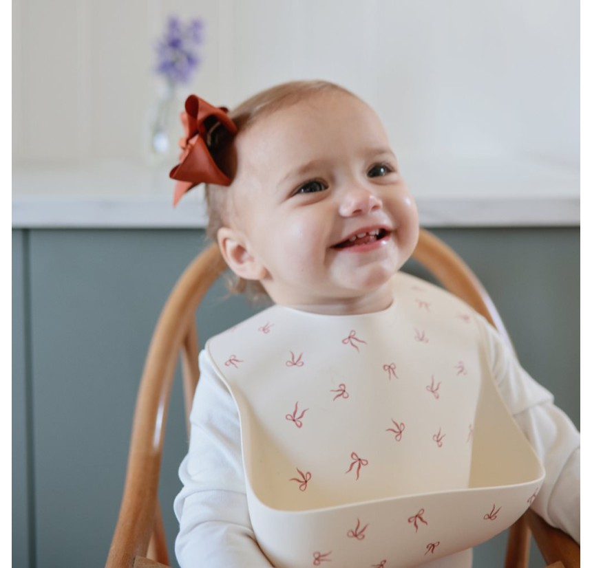 Σαλιάρα Σιλικόνης με Τσεπάκι Mushie Bows