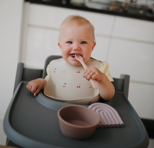 Σαλιάρα Σιλικόνης με Τσεπάκι Mushie Cherries