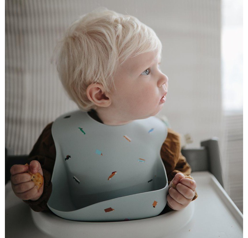 Σαλιάρα Σιλικόνης με Τσεπάκι Mushie Retro Cars