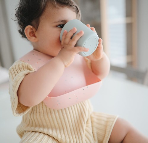 Σαλιάρα Σιλικόνης με Τσεπάκι Mushie Confetti Powder Pink