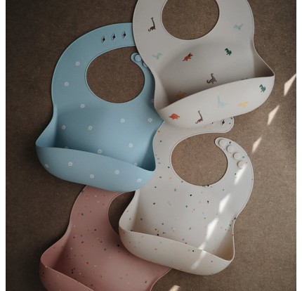 Σαλιάρα Σιλικόνης με Τσεπάκι Mushie Dinosaurs