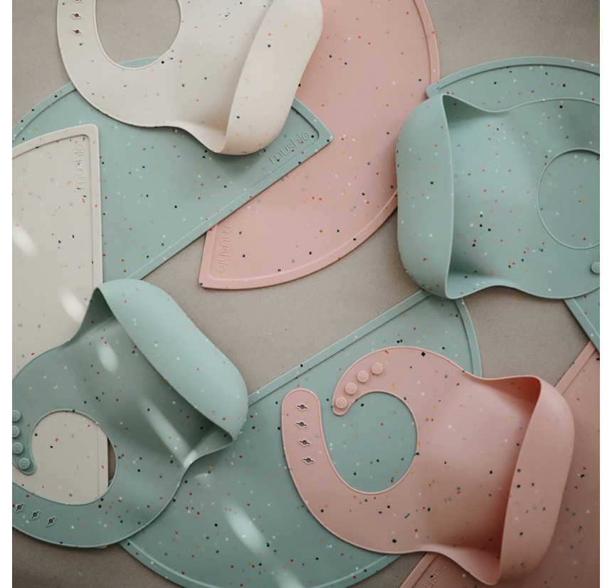 Σαλιάρα Σιλικόνης με Τσεπάκι Mushie Confetti Powder Pink