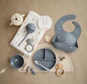 Σαλιάρα Σιλικόνης με Τσεπάκι Mushie Boats