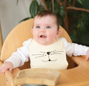 Σαλιάρα Σιλικόνης με Τσεπάκι Trois Kilos Sept Cat Ecru