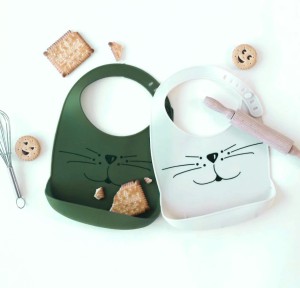 Σαλιάρα Σιλικόνης με Τσεπάκι Trois Kilos Sept Cat Green